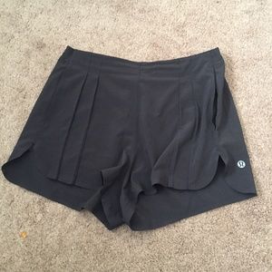 Lululemon &go Endeavor Black Athletic Shorts Sz 4